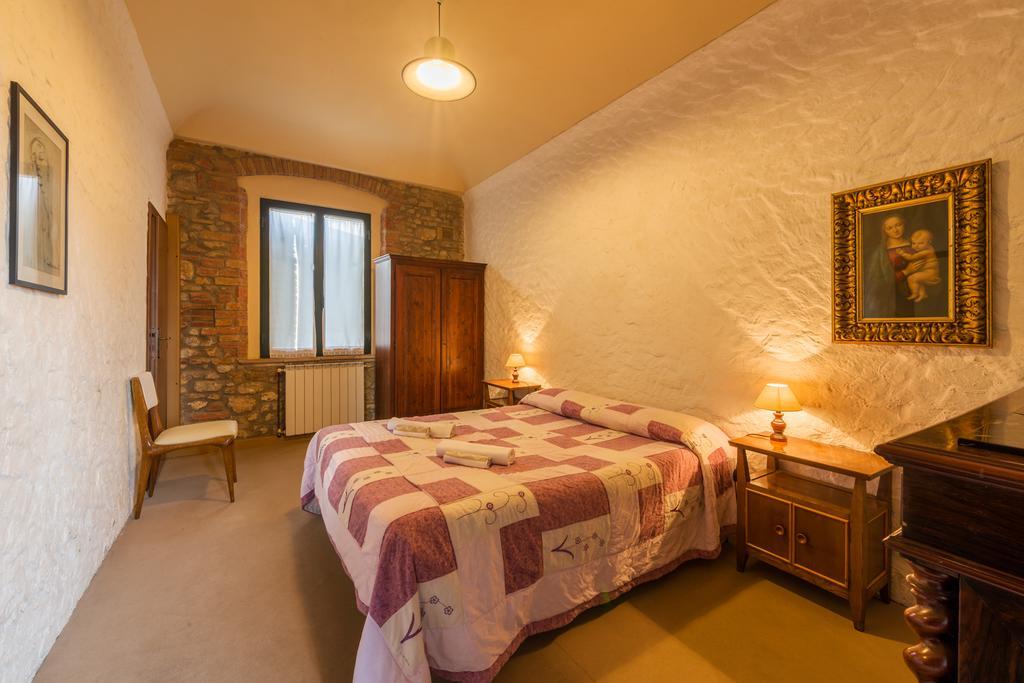 Agriturismo Santa Croce San Gimignano Habitación foto