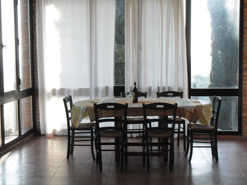 Agriturismo Santa Croce San Gimignano Habitación foto