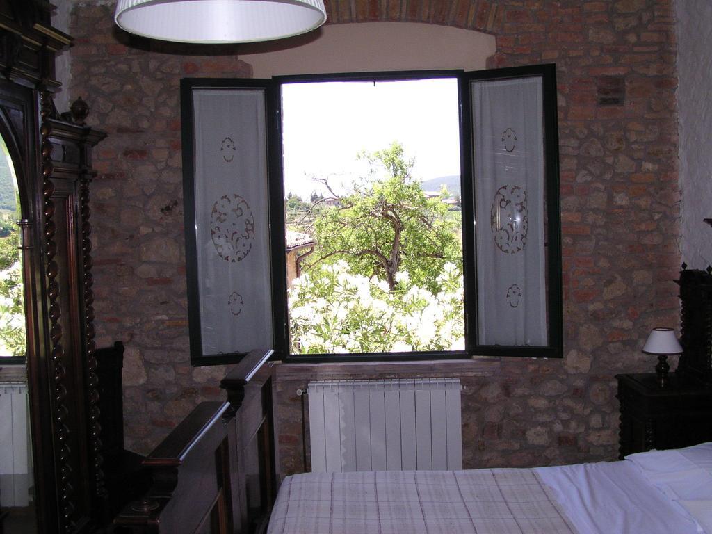 Agriturismo Santa Croce San Gimignano Habitación foto